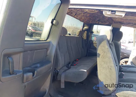 2004 Chevrolet Silverado 1500 Ls from USA, damaged, VIN 2GCEC19T741397135